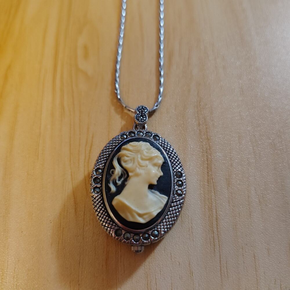 Vanity Fair Vintage Cameo Watch Pendant Necklace Silver Tone 15” Chain